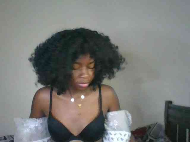 Ebony-slut254 webcam
