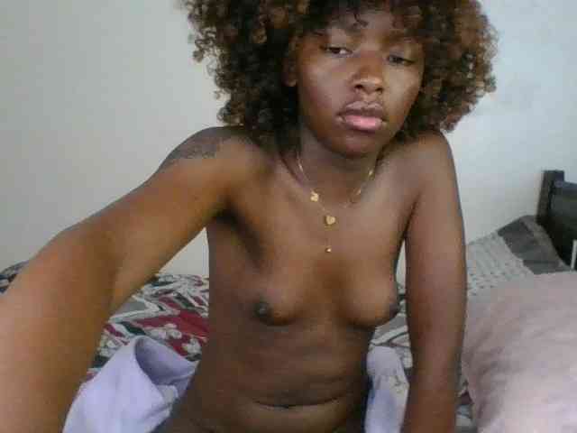 Ebony-slut254 webcam