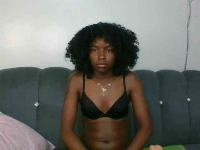 Ebony-slut254 webcam