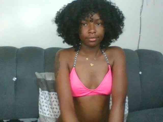 Ebony-slut254 webcam