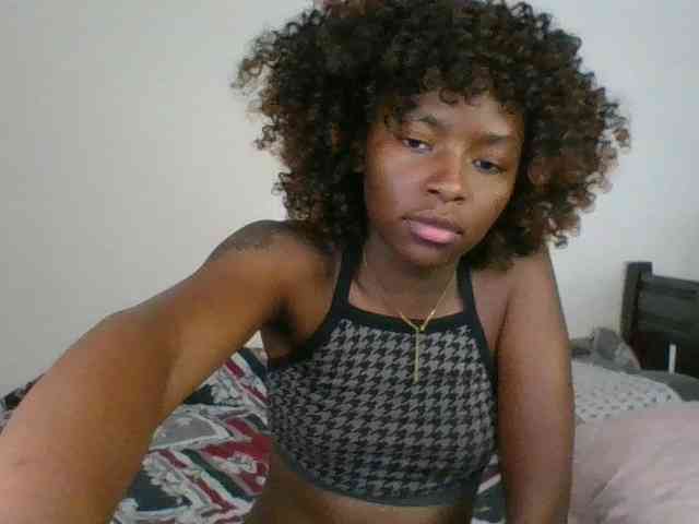 ebony-slut254's live room