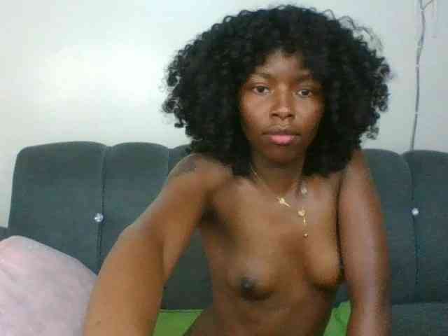 Ebony-slut254 webcam