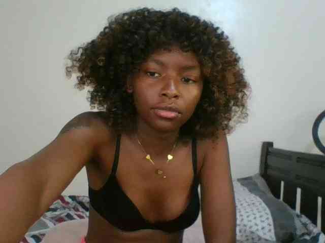 Ebony-slut254 webcam