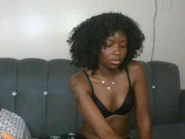 Ebony-slut254 webcam