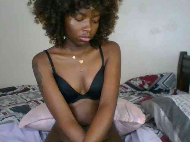 ebony-slut254's live room