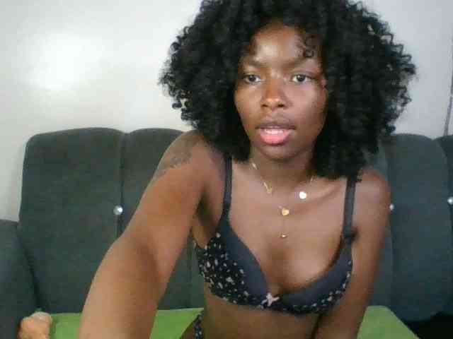 Ebony-slut254 webcam