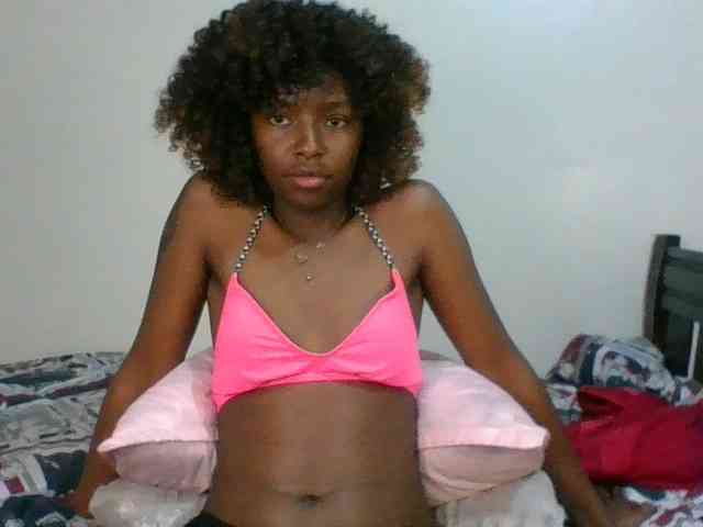 Ebony-slut254 webcam
