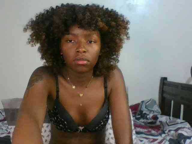 Ebony-slut254 webcam