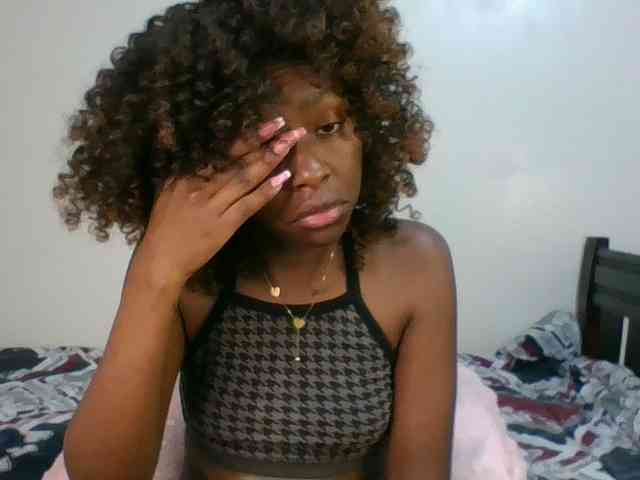 Ebony-slut254 webcam