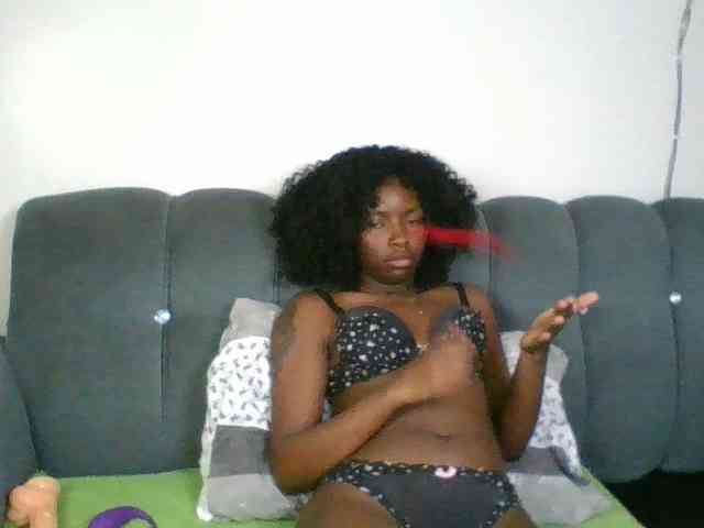Ebony-slut254 webcam