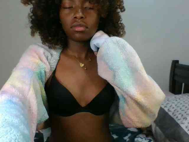 Ebony-slut254 webcam
