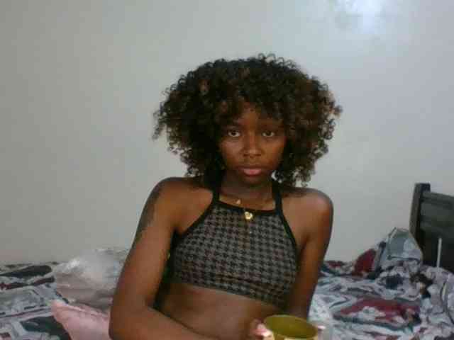Ebony-slut254 webcam