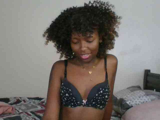 Ebony-slut254 webcam