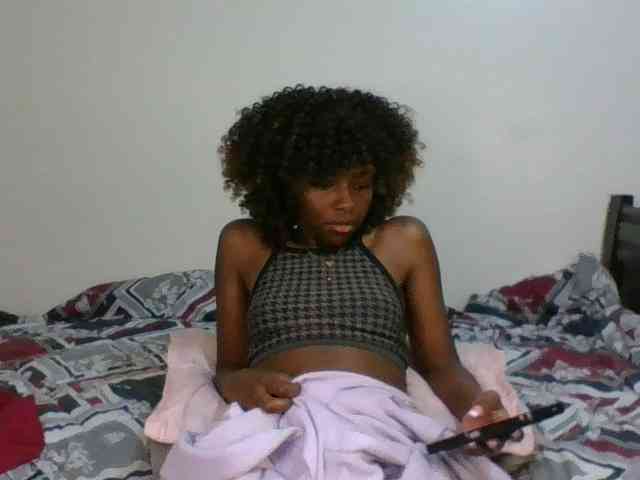Ebony-slut254 webcam