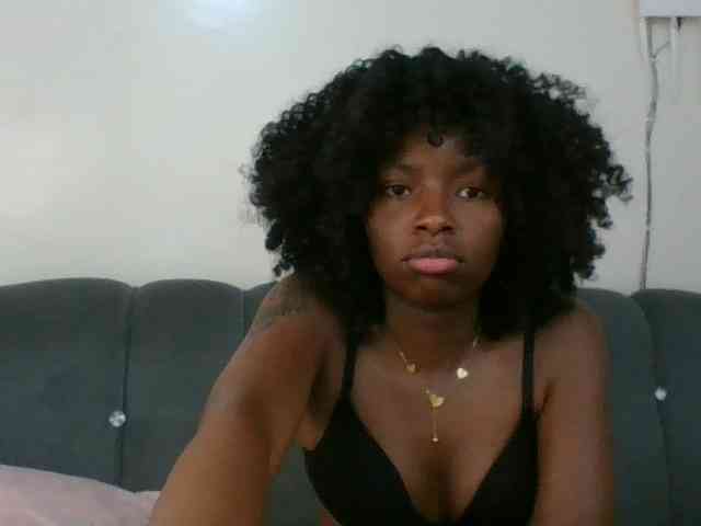 Ebony-slut254 webcam