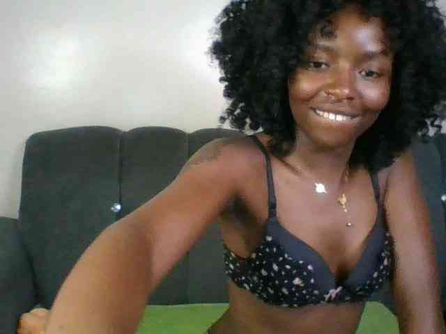 Ebony-slut254 webcam