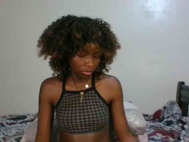 Ebony-slut254 webcam
