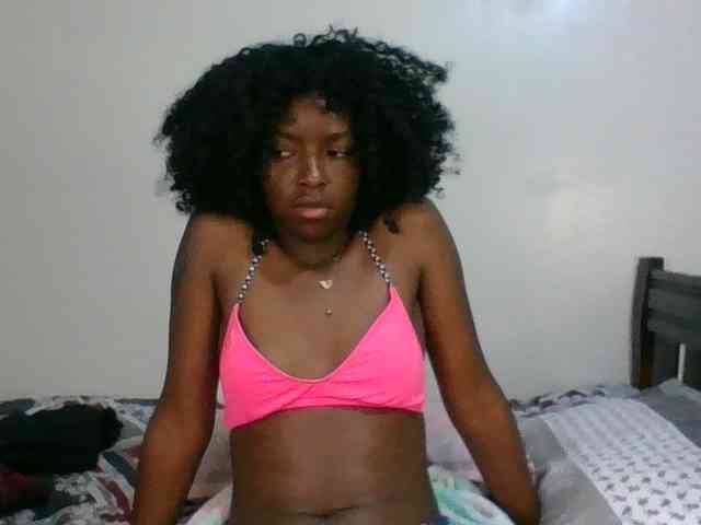 Ebony-slut254 webcam