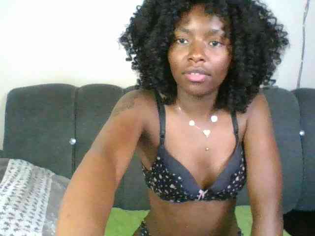 Ebony-slut254 webcam