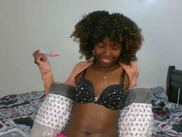 Ebony-slut254 webcam