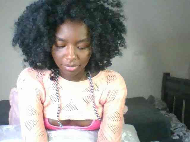 Ebony-slut254 webcam