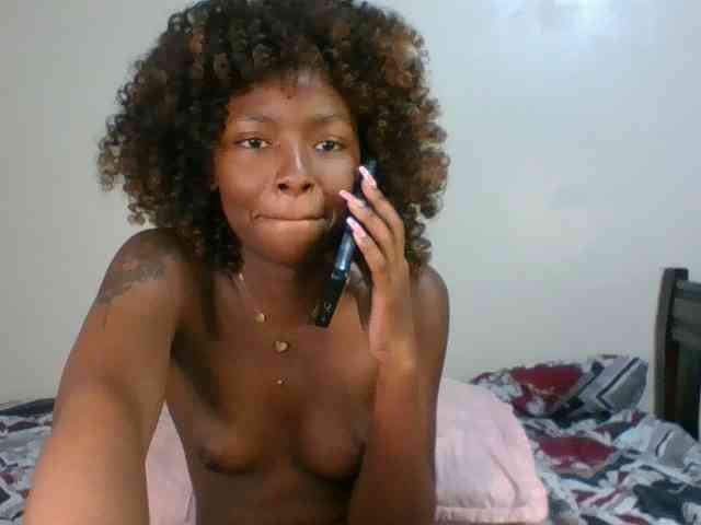 Ebony-slut254 webcam