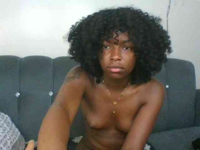 Ebony-slut254 webcam