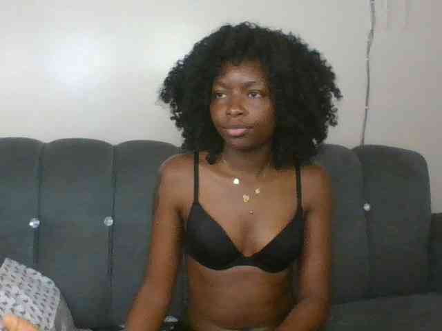 Ebony-slut254 webcam