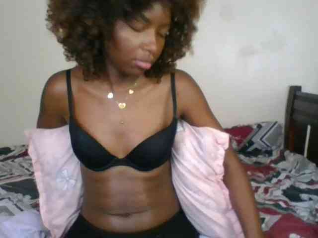 Ebony-slut254 webcam
