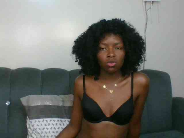 Ebony-slut254 webcam