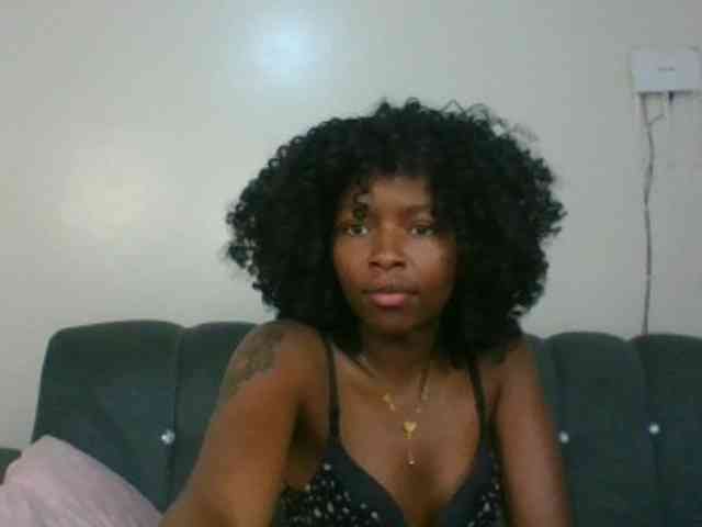 Ebony-slut254 webcam