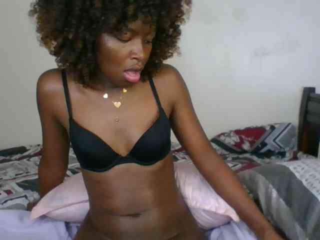 Ebony-slut254 webcam