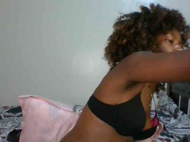Ebony-slut254 webcam