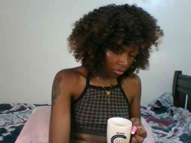 Ebony-slut254 webcam