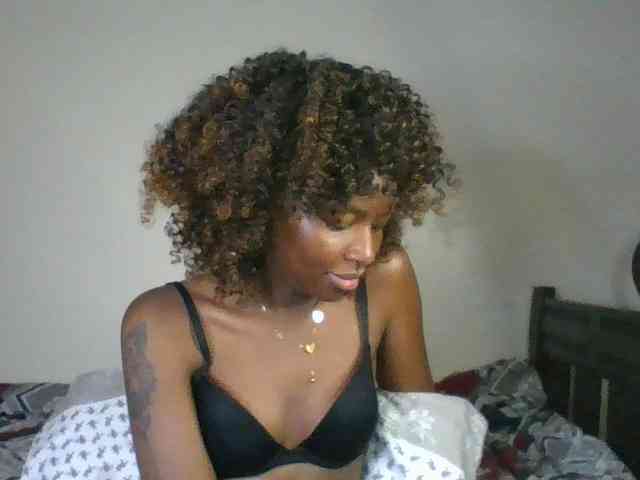 Ebony-slut254 webcam