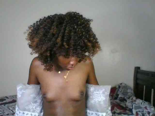 Ebony-slut254 webcam