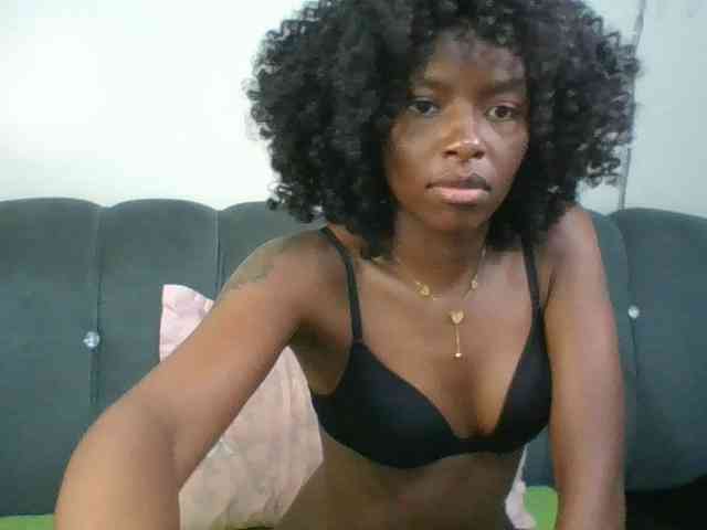 Ebony-slut254 webcam