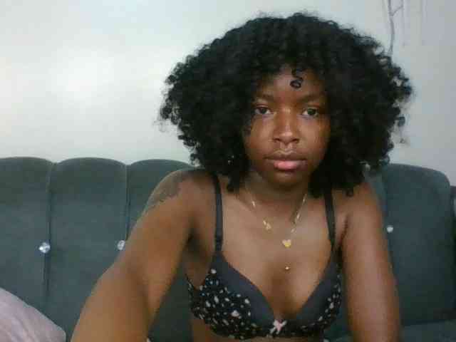 Ebony-slut254 webcam