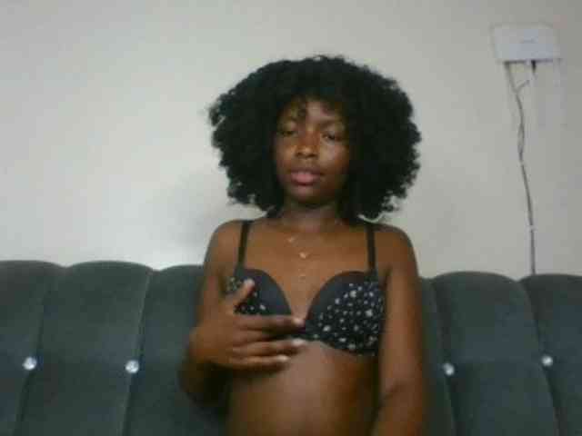 Ebony-slut254 webcam
