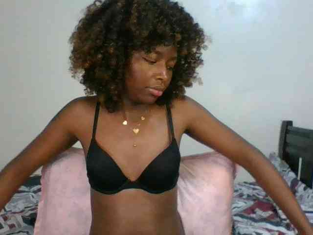 Ebony-slut254 webcam