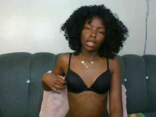 Ebony-slut254 webcam