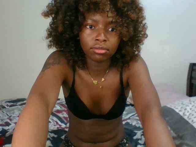 Ebony-slut254 webcam