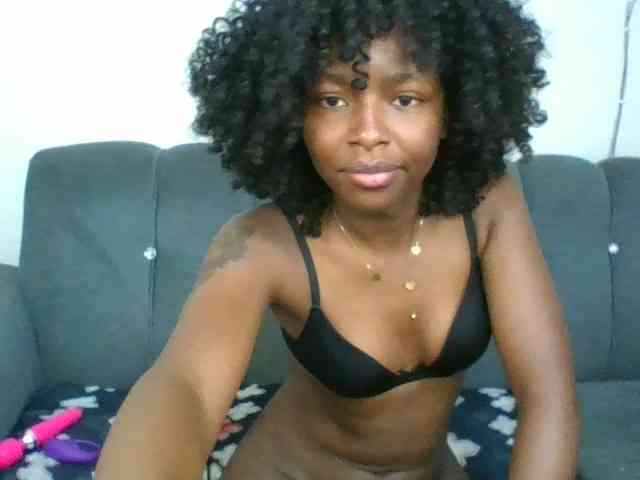Ebony-slut254 webcam