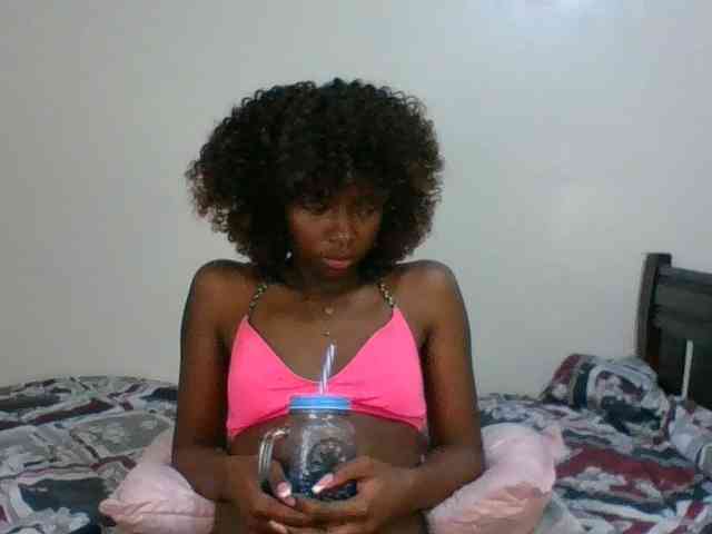 Ebony-slut254 webcam