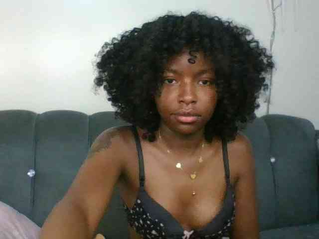 Ebony-slut254 webcam