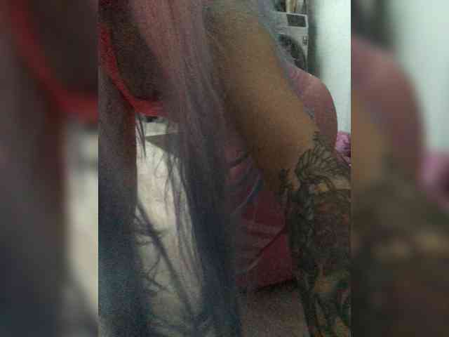 EmyDoll23 webcam