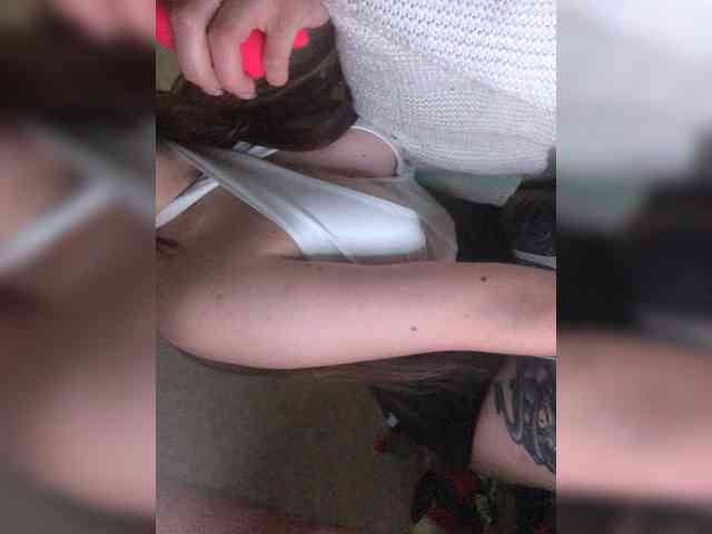 EmyDoll23 webcam