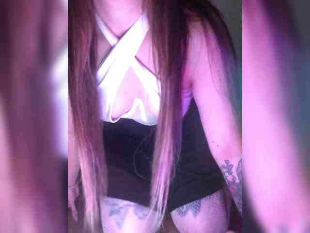 EmyDoll23 webcam