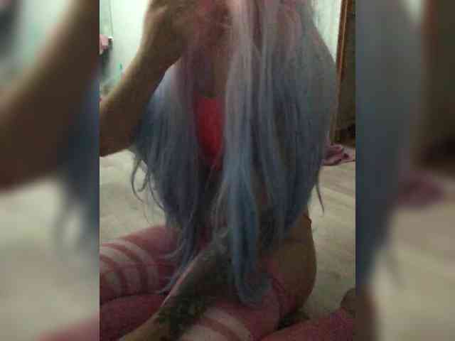 EmyDoll23 webcam