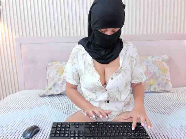 Diliaa Live Webcam on BongaCams